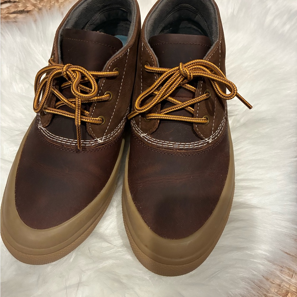 women’s SeaVees size 10 Carson 3 eye boot